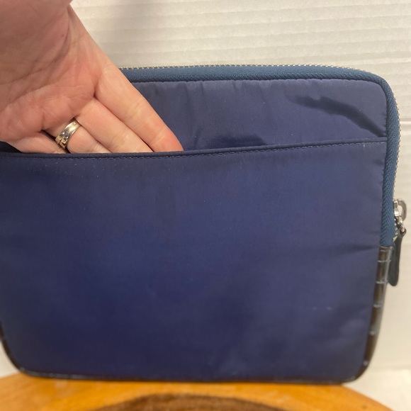 Brighton IPAD Zippered Pocketed Case - Picture 5 of 12